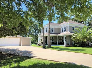 3908 Wagon Rd, Dickinson, TX 77539