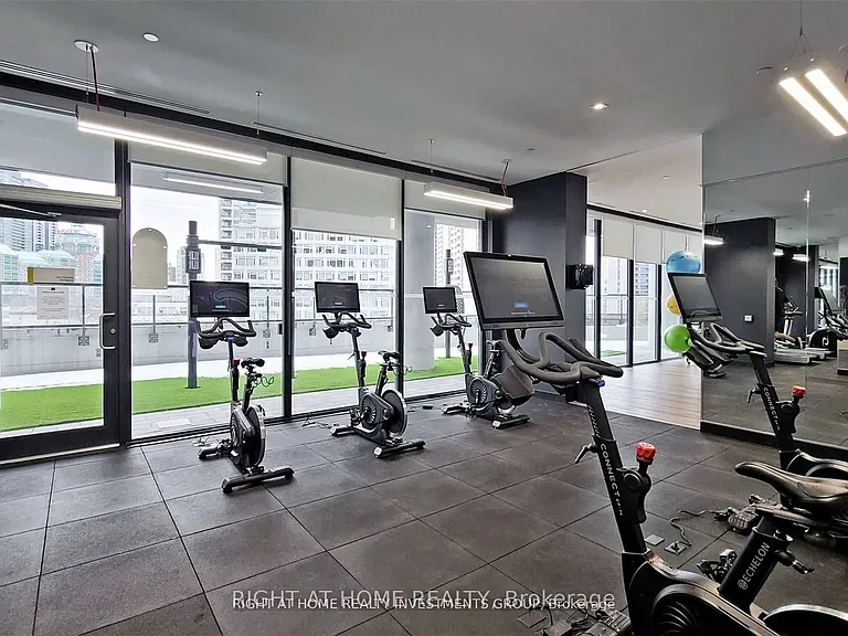 159 Wellesley St E #1408 — Photo 30