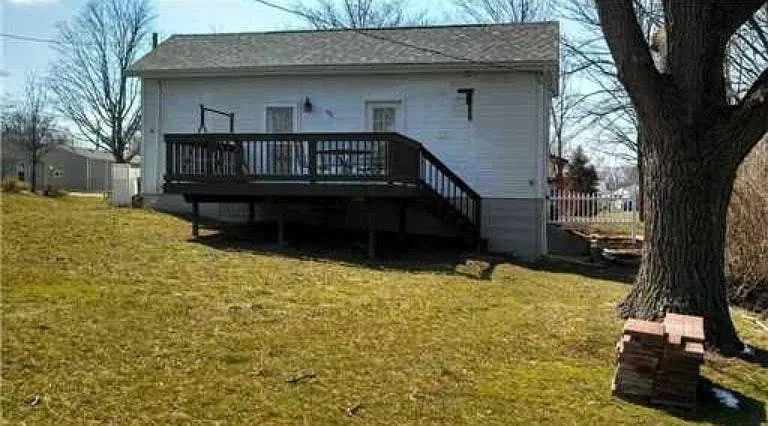 222 Bowman Ave — Photo 6
