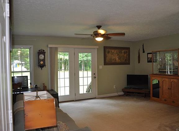 4th image of 250 Cooke Pl