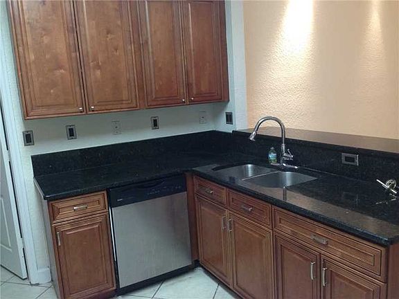 5th image of 10928 NW 70th St