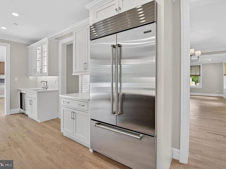 5718 Huntington Pkwy — Photo 37