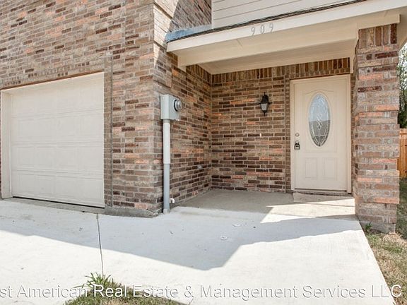 2nd image of 1103 Parkway Trl