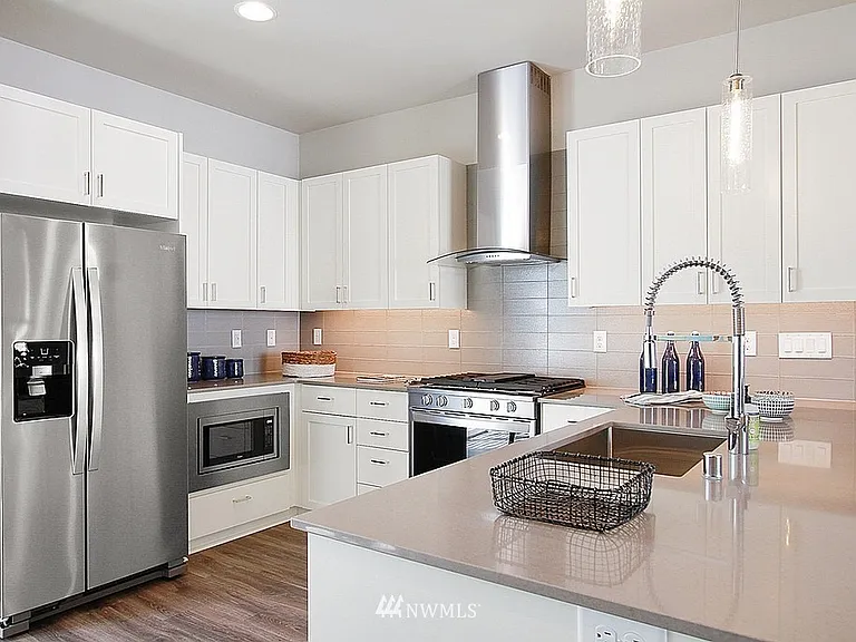 2205 NE 88th St — Photo 4