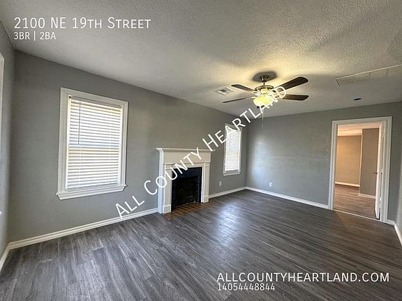 2nd image of 2100 NE 19th St