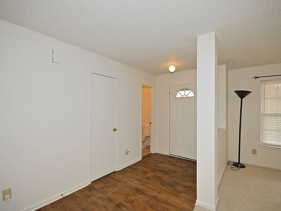 5th image of 15284 Clear St