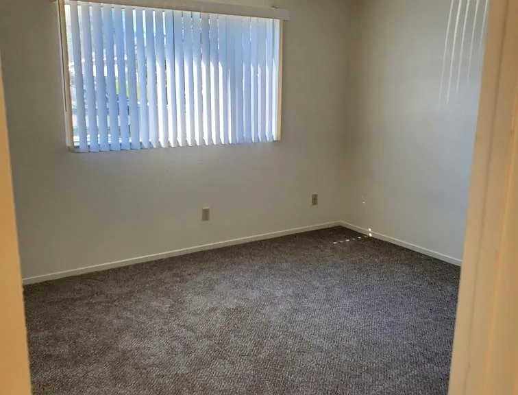 210 Nob Hill Ter #1 — Photo 10