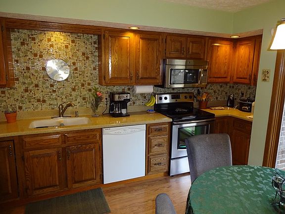 4th image of 2202 Churchview Dr APT F