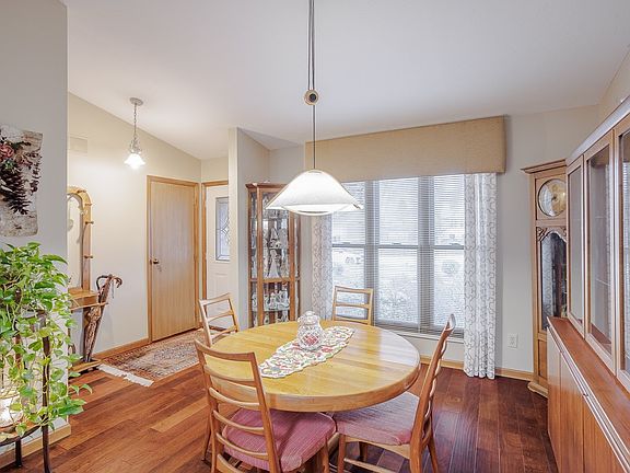 4th image of 540 Basil St