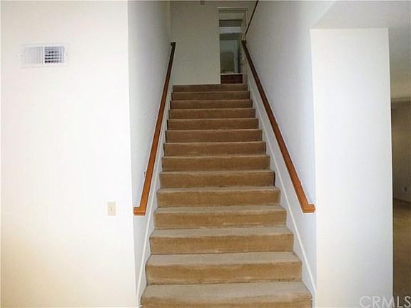 5th image of 2682 Hillside Dr