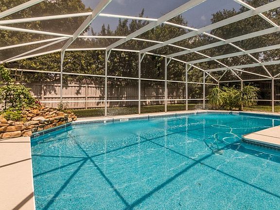 2nd image of 5784 Tamarack Dr