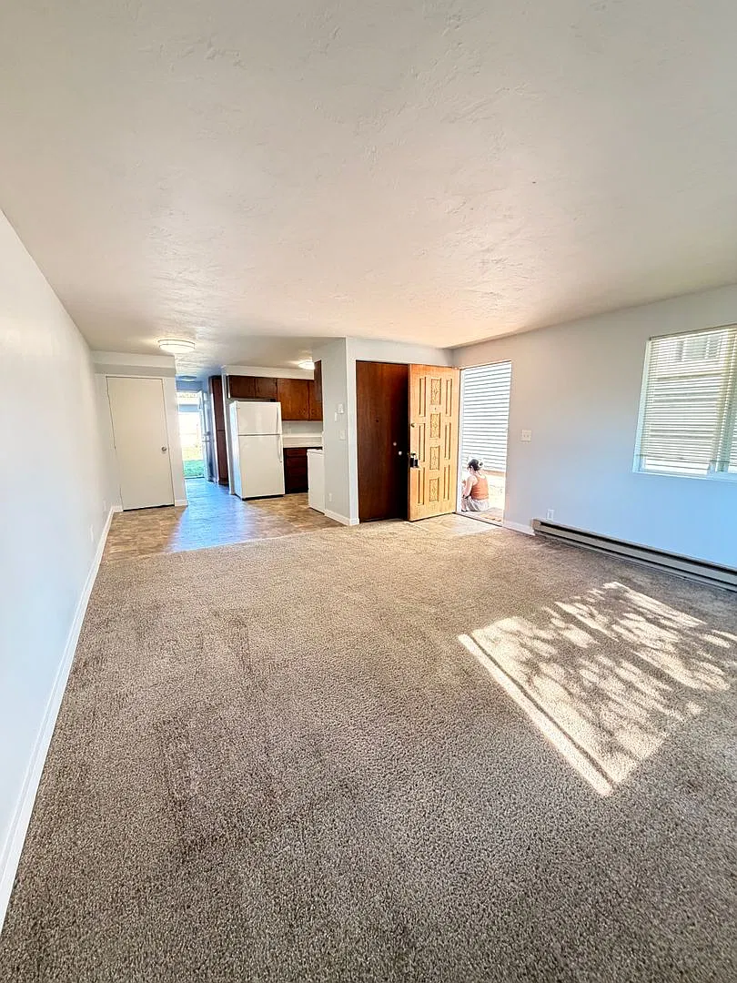 2-Bedroom 1.5-Bathroom 2-Story Townhouse — Photo 4