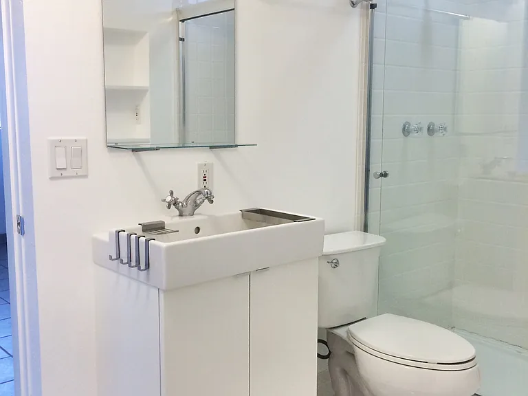 2828 1/2 Bowditch Pl — Photo 12