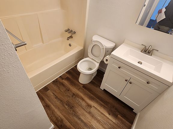 4th image of 214 Mashell Ave S #21