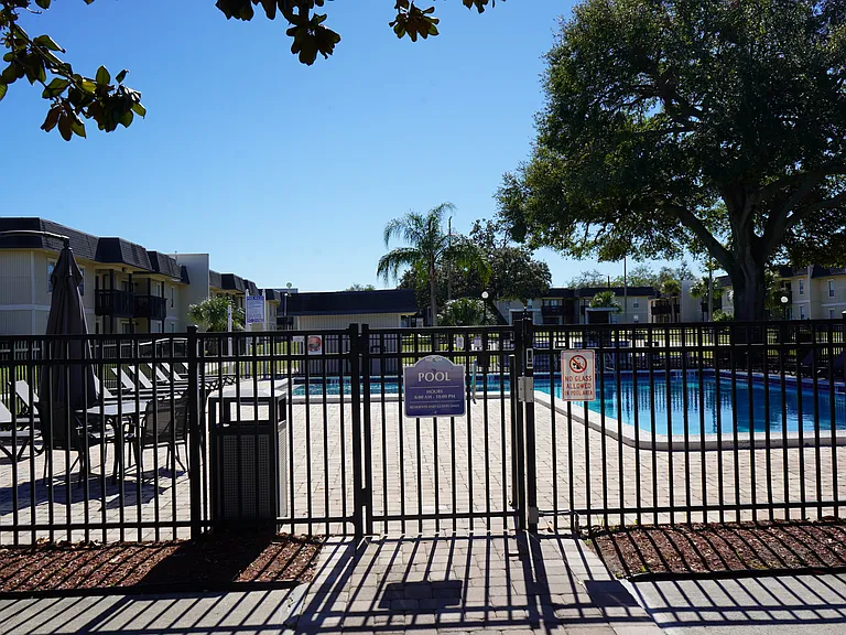 Royal Bay Apartments — Photo 9