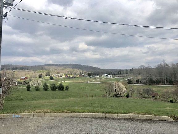 5th image of 1904 Creekside Cir