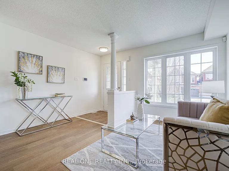 65 Westcliffe Cres — Photo 6