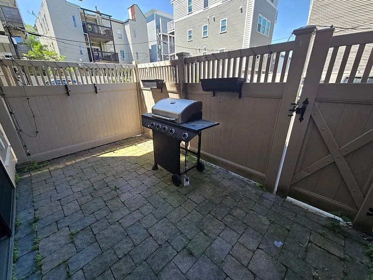 862 E 2nd St #1 — Photo 12