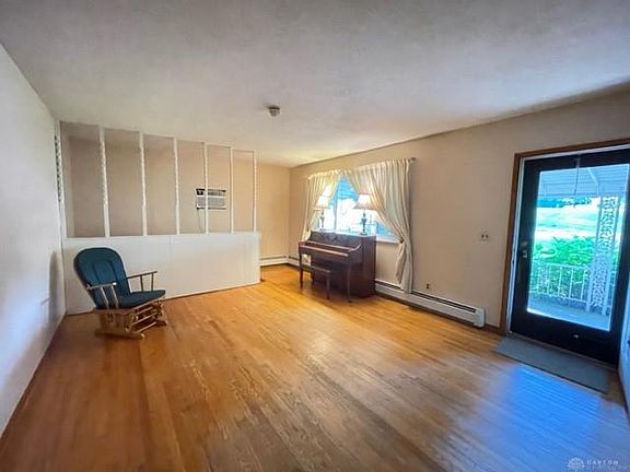 2nd image of 501 E Lomar Ave