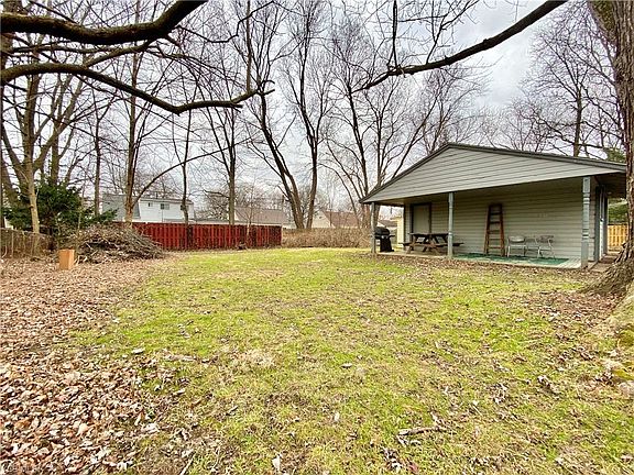 3rd image of 199 Wyleswood Dr