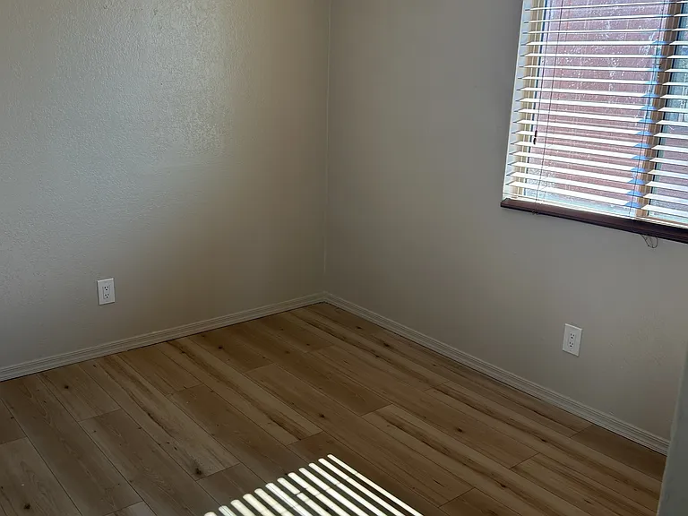 1840 W Probasco Dr — Photo 2