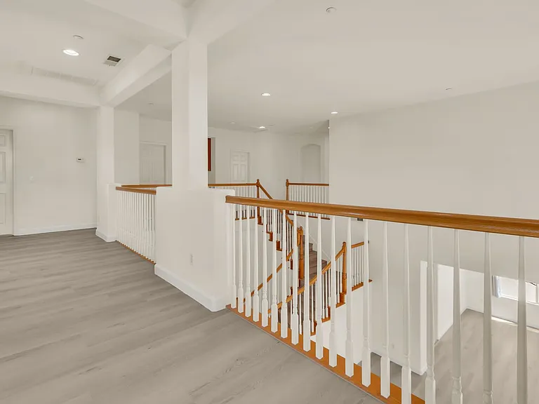 10 Clearwater Cv — Photo 52
