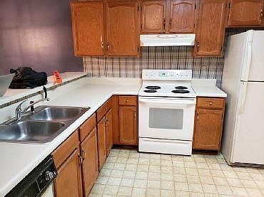 3rd image of 2656 Arbor Glen Pl
