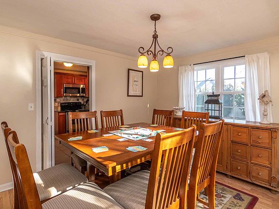 5th image of 13 Briarwood Dr