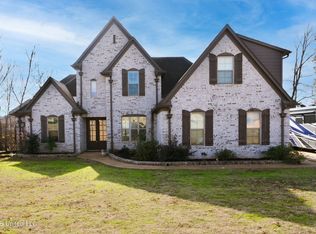 4809 Bakersfield Dr, Nesbit, MS 38651
