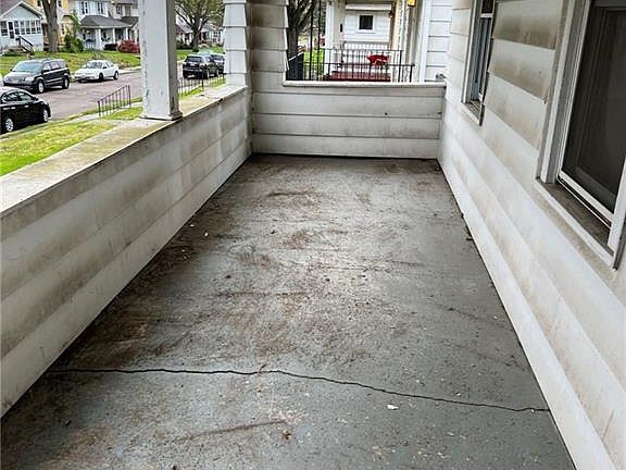3rd image of 200 Fernwood Ave