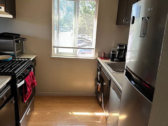 2nd image of 2209 Roselake Ave