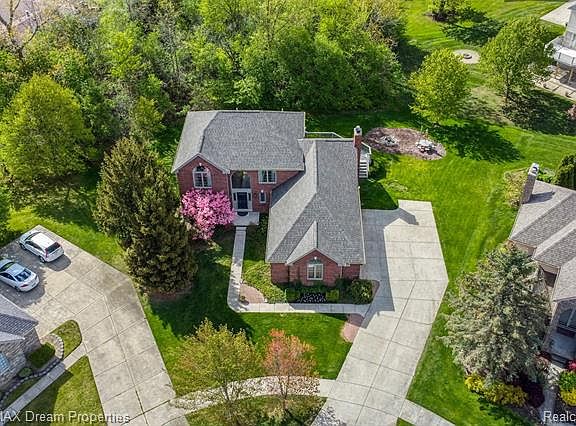 4th image of 2907 Doncaster Dr