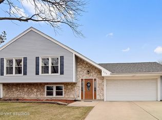 253 Cunningham Ln, Bloomingdale, IL 60108