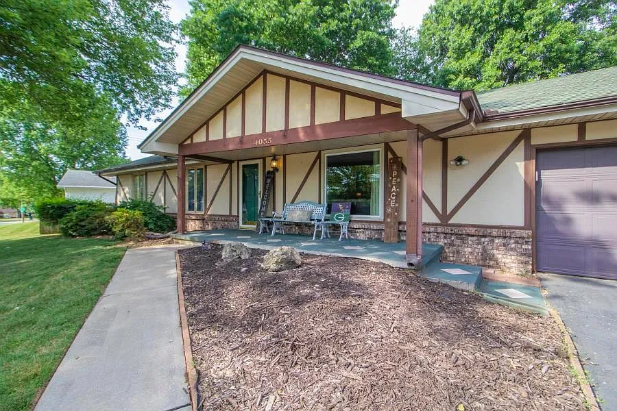 3 bed, 2.5 bath, 1851 sqft, $1,850 — Photo 2