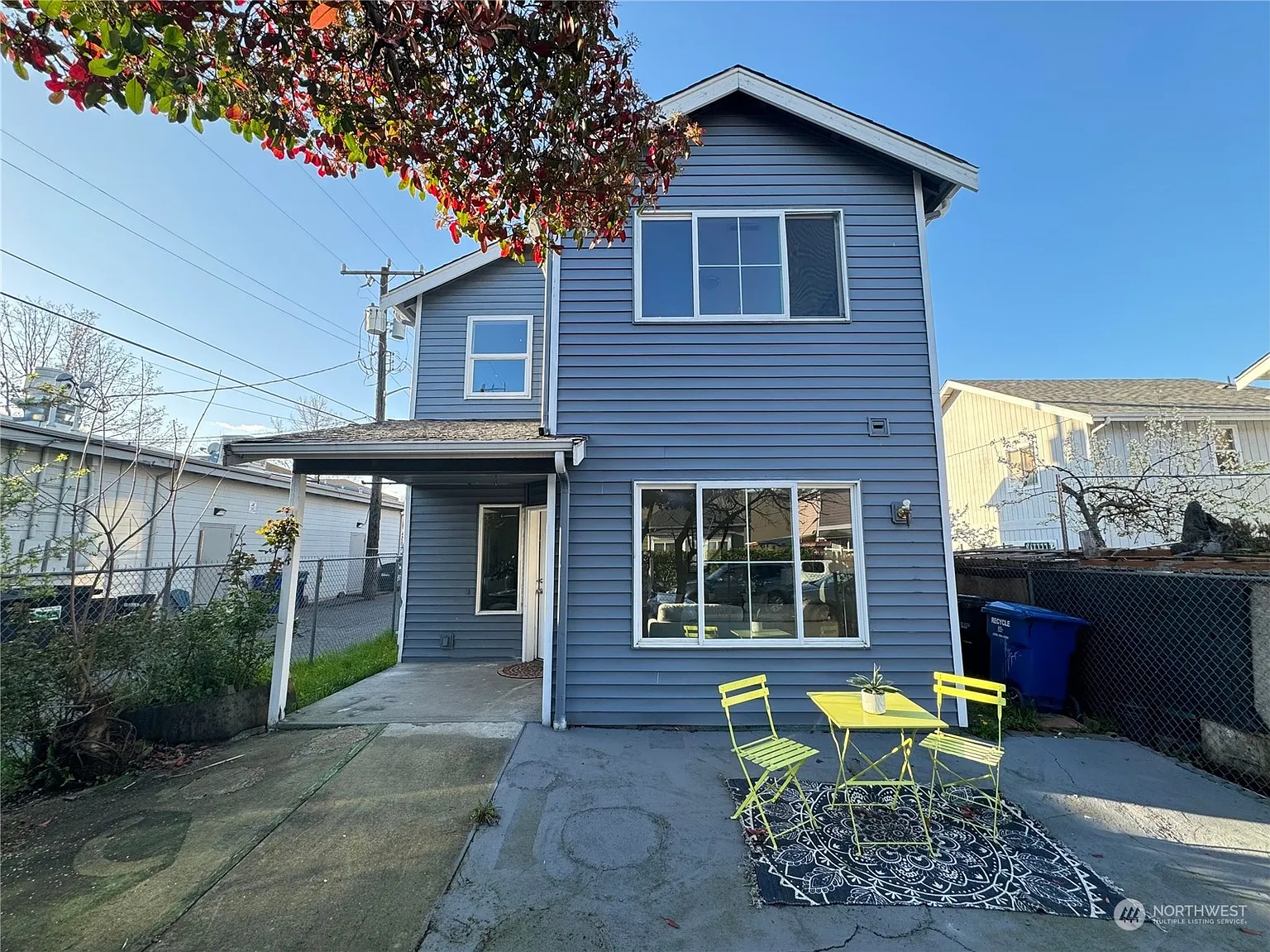 3014 S Walden Street photo 1