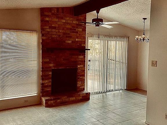 4th image of 1017 Royal Vista Dr