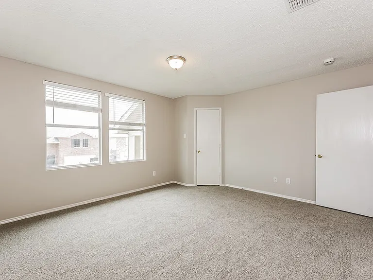 521 Merton Ct — Photo 13