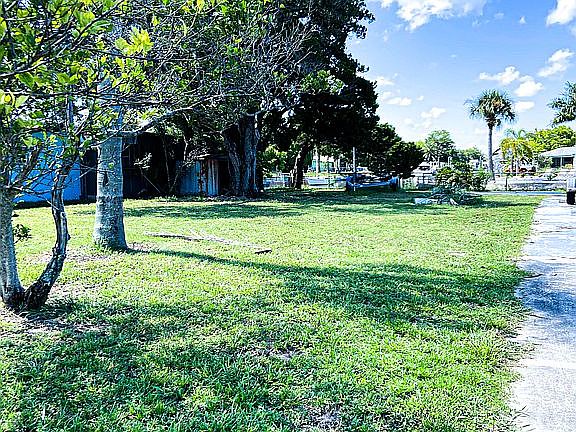 3rd image of 6634 Boatyard Dr