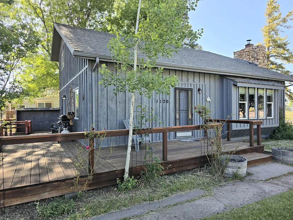 1120 Cedar St