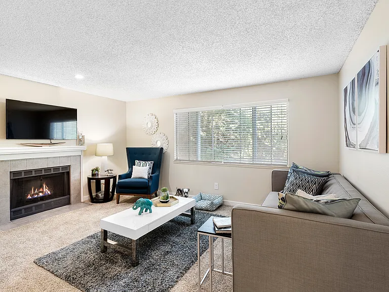Encore Apartments & Homes — Photo 4