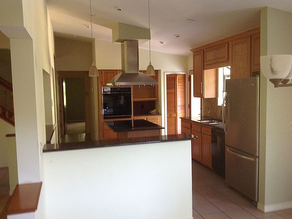 5th image of 4704 Shore Dr