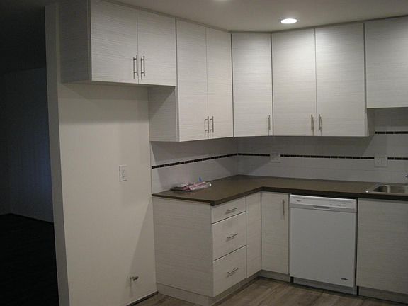 2nd image of 451 Hawthorne St APT 306