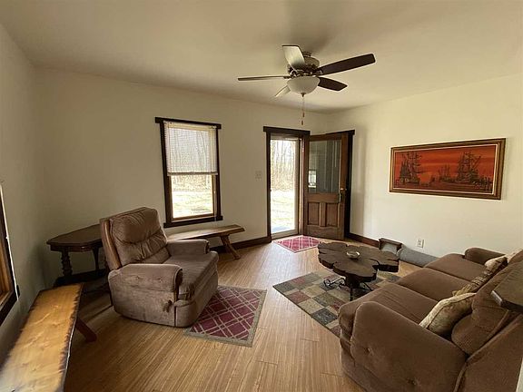 3rd image of 3308 Schallers Ln