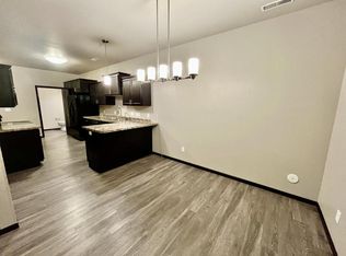 4435 Cumberland Loop, Bismarck, ND 58503