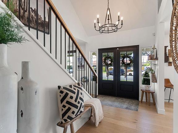 5th image of 646 Pinehurst Ave