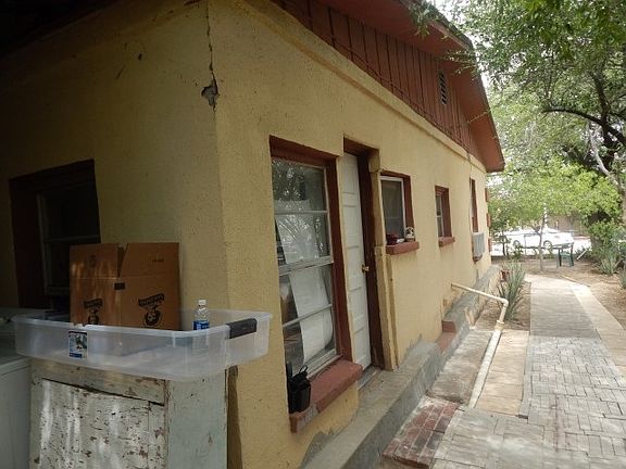 3rd image of 1305 Glenn St