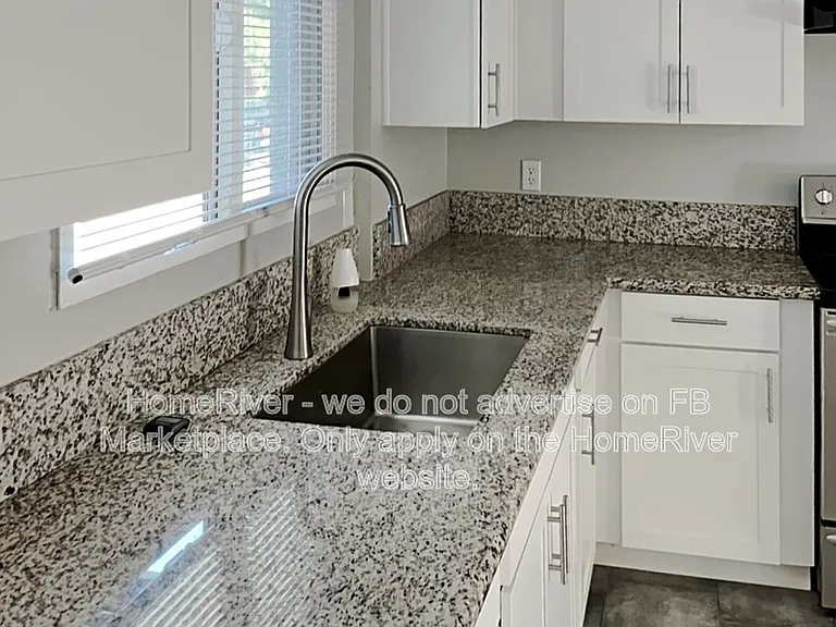 4631 W Claremont St — Photo 9