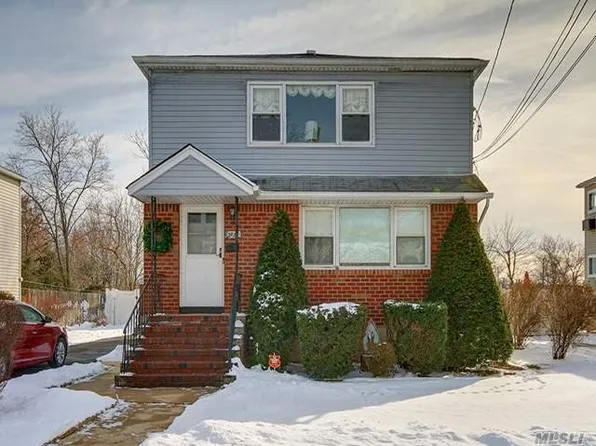 2829 Elm St, Oceanside, NY 11572