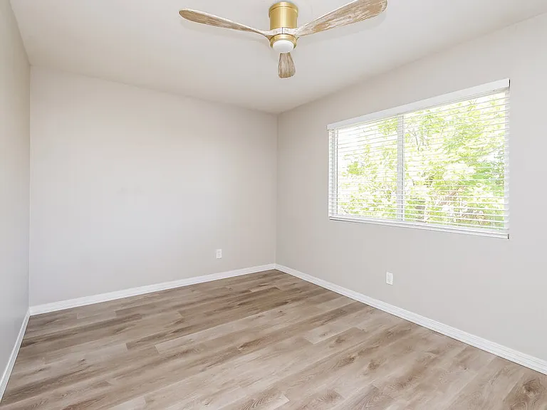 2633 W Monte Ave — Photo 12