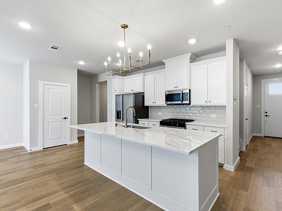 4th image of 2845 Concord Dr
